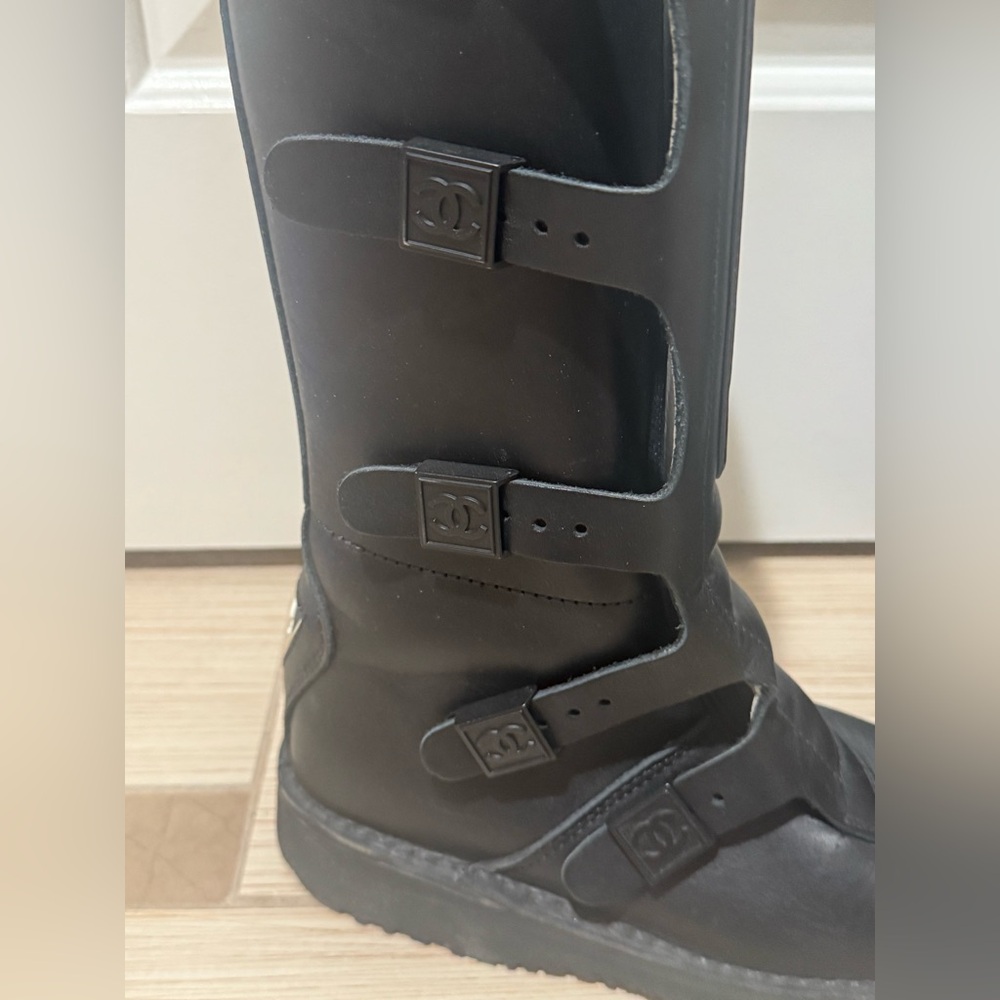 Rare Chanel Vintage Leather Biker Boots From the 2003 collection Archival - Picture 5 of 13